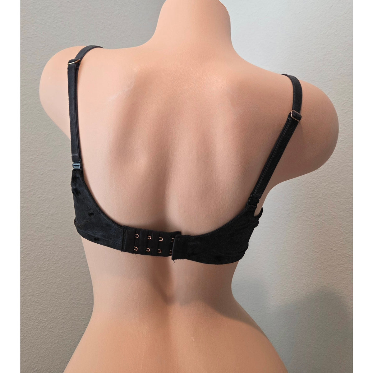 Victoria's Secret Dream Angels Velvet Push Up Unpadded Bra Black 34DD
