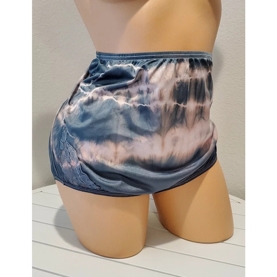 Vanity Fair Lace Nouveau Nylon Full Cut Panty Shiny Gray Rainbow Vortex 10/3XL