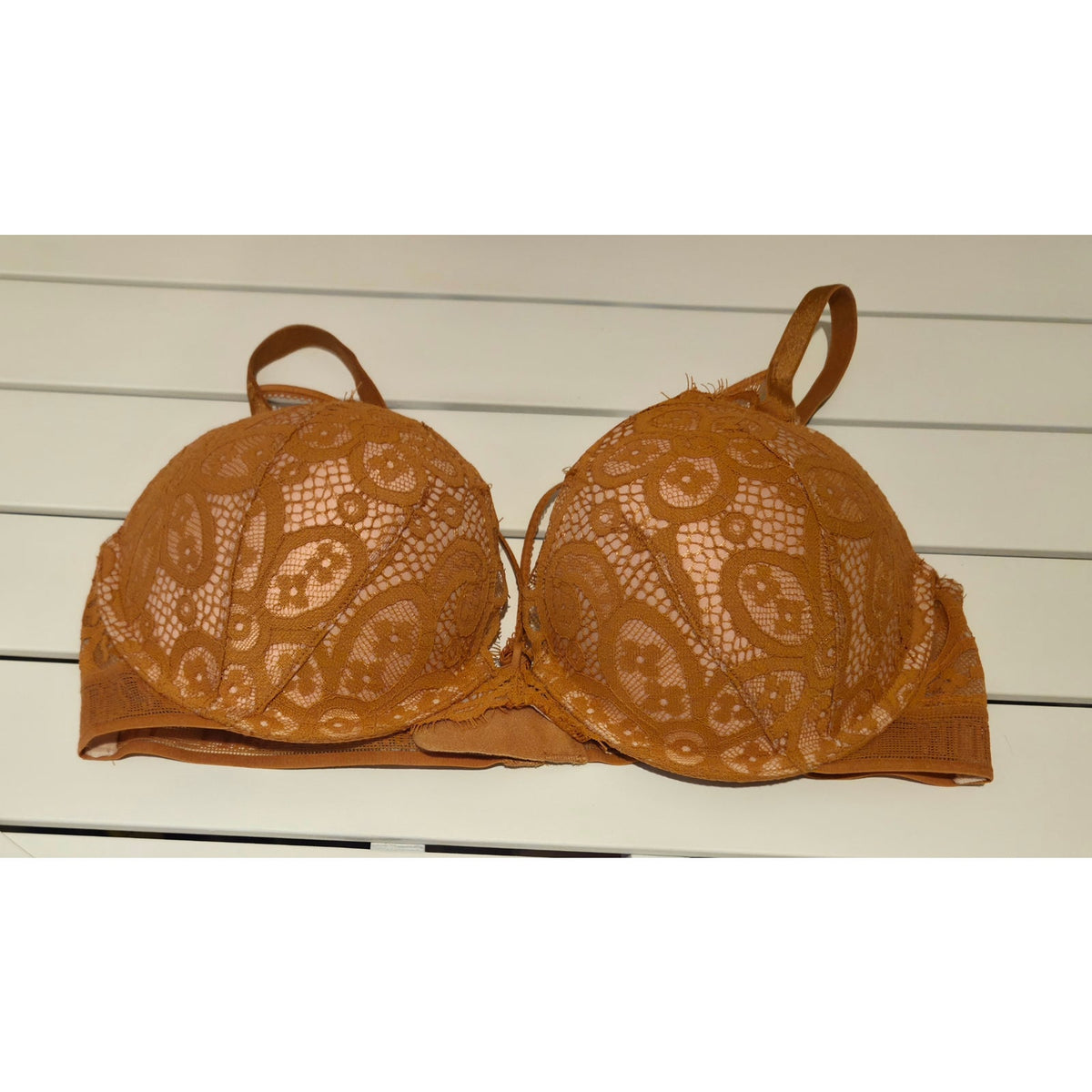 Victoria's Secret Very Sexy Push Up Bra 36C Gold Sheer Lace Logo Band Strappy