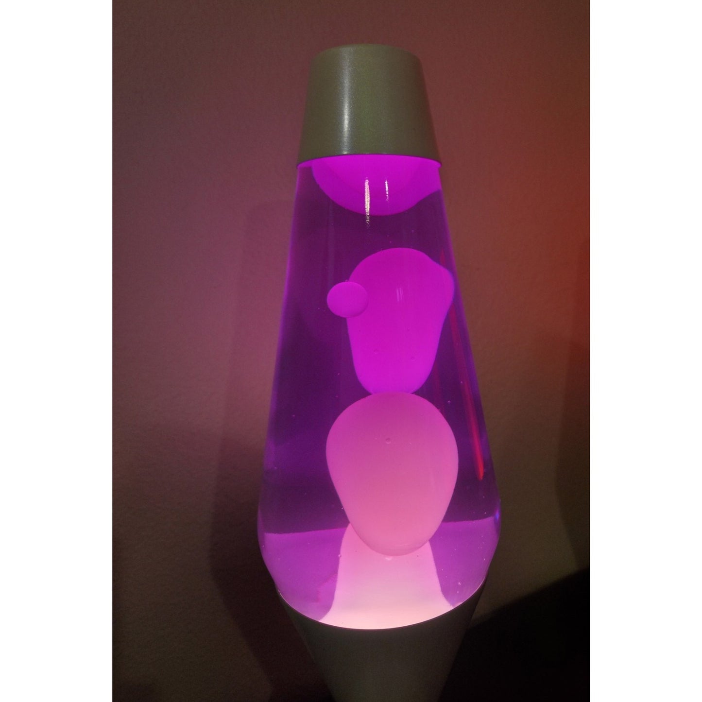 NEW Lava Lamp XL 52 Oz 16.3 In Rare Discontinued Opalescent Pearl Pink Purple