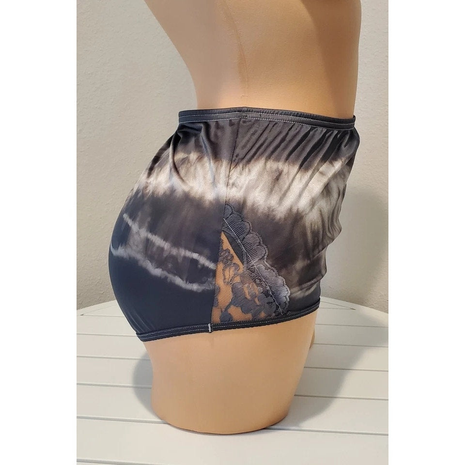 Vanity Fair Lace Nouveau Nylon Full Cut Panty Lace Shiny Black Silver Rainbow