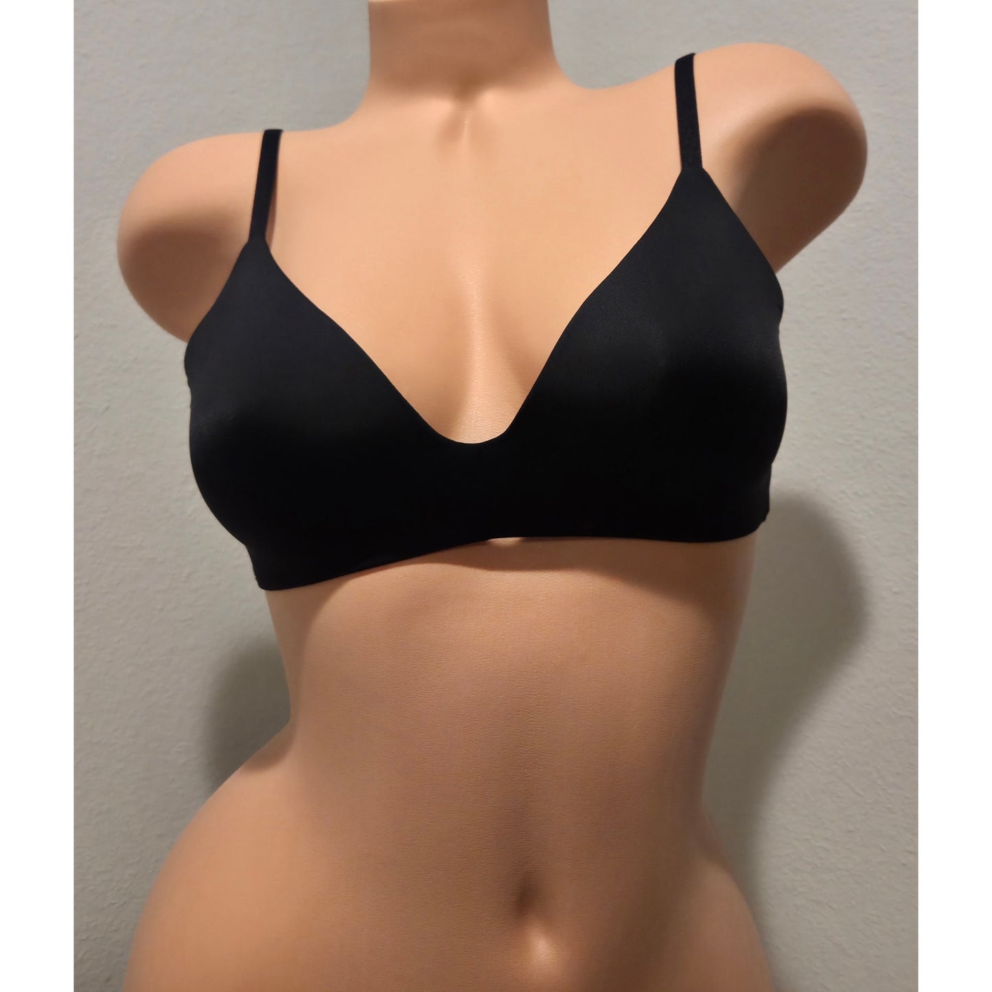 Victoria's Secret The T-Shirt Lightly Lined Wireless Bra Black Size 32C