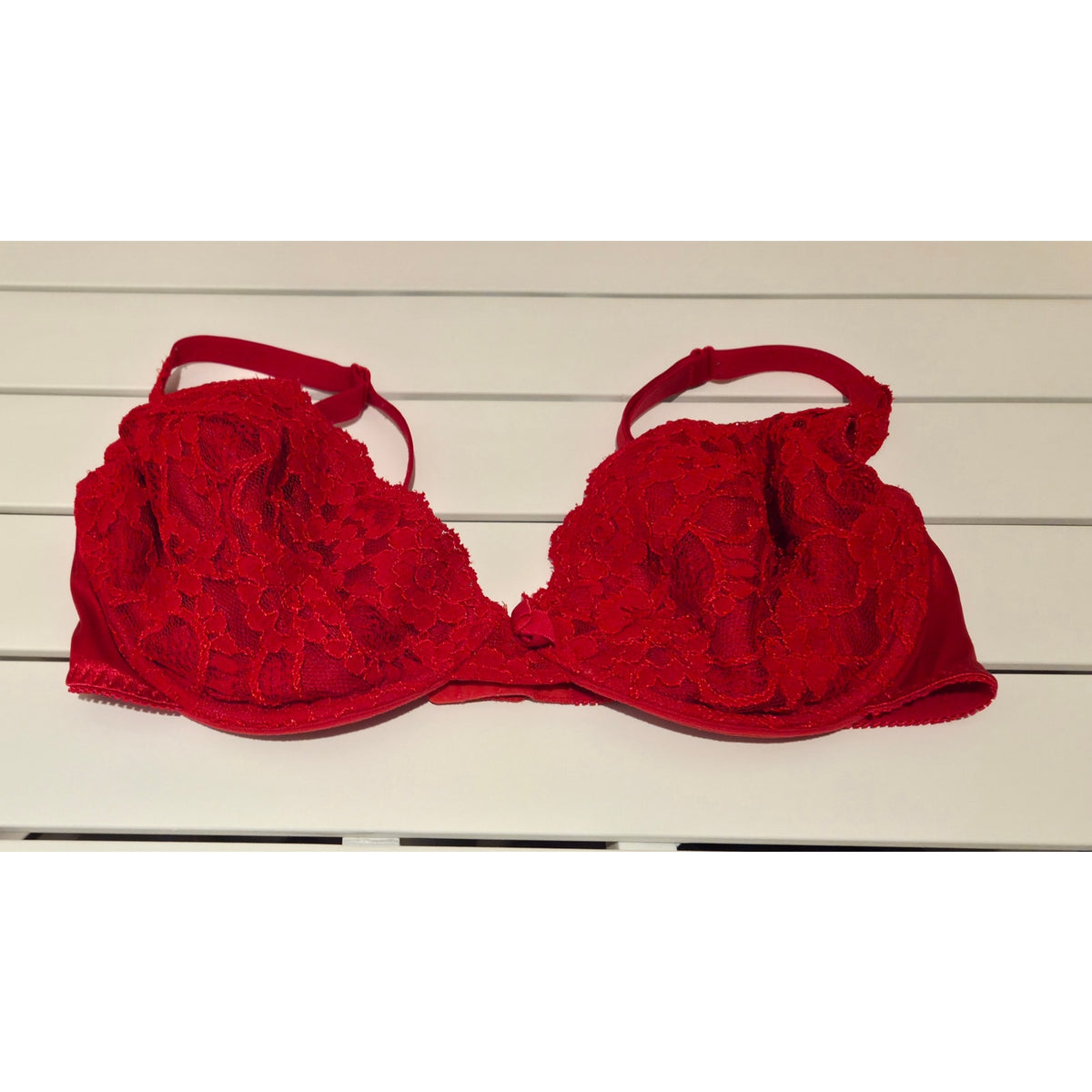 Victoria's Secret Vintage Nylon Spandex Lace Shiny Bra 38D Red Y2K 2001