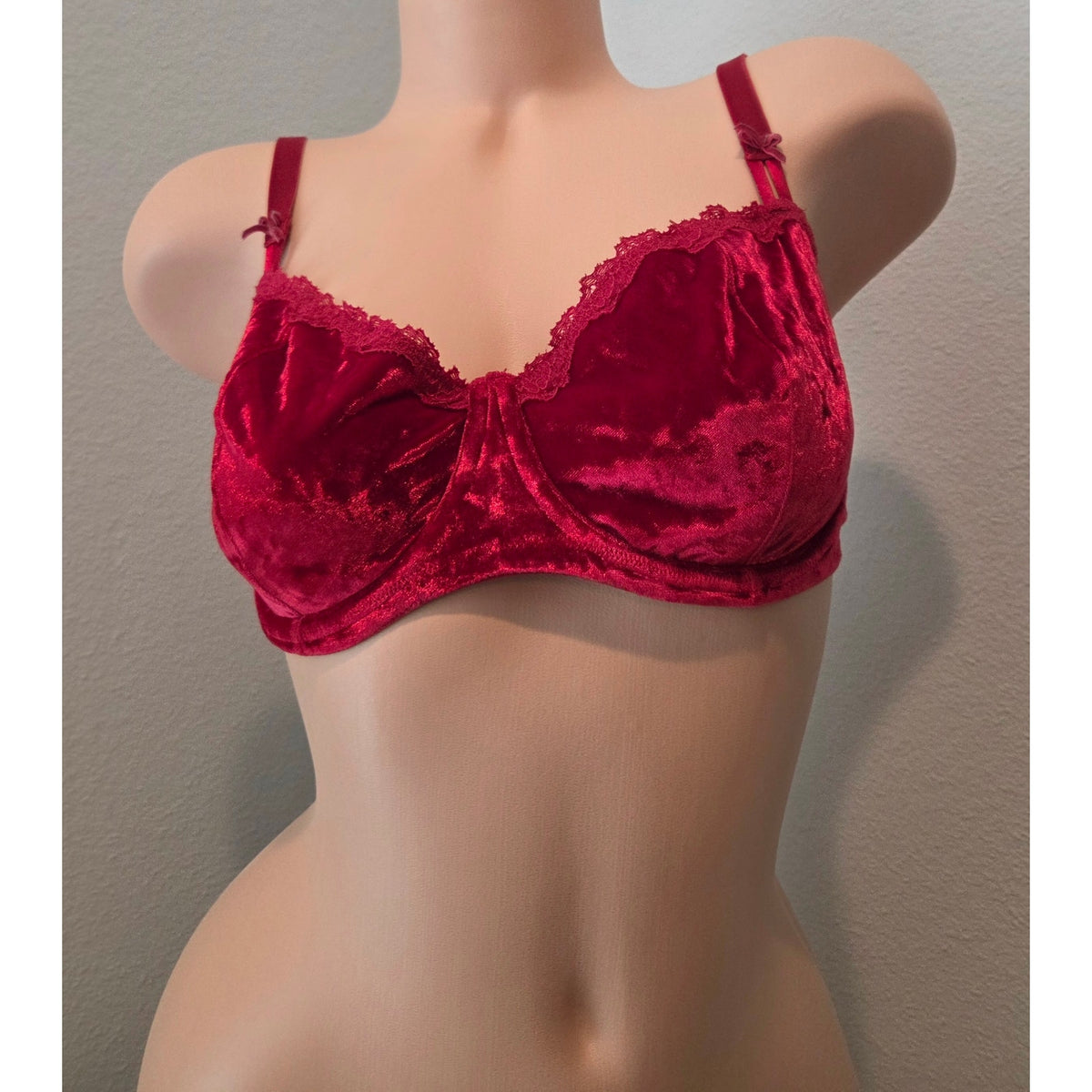 Victoria's Secret Dream Angels Velvet Push Up Unpadded Bra Red 34DDD Convertible