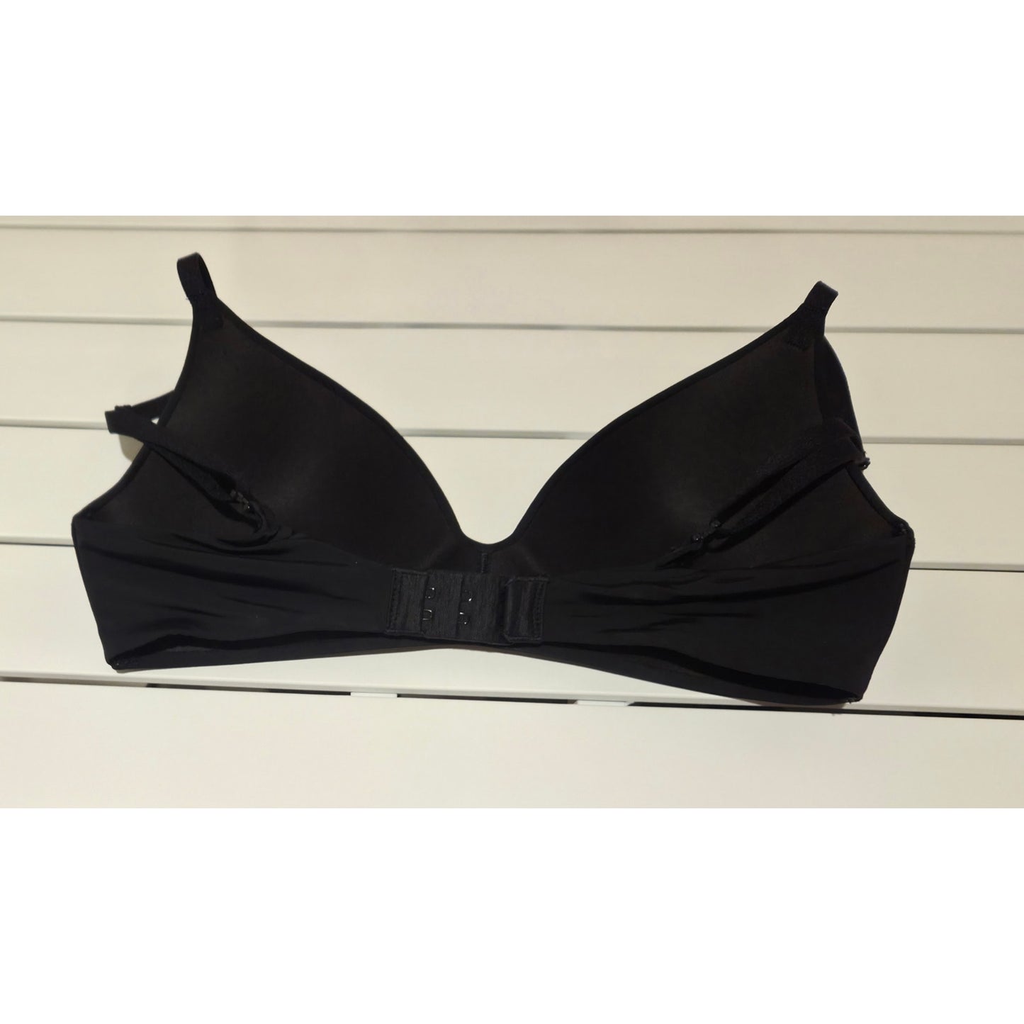 Victoria's Secret The T-Shirt Lightly Lined Wireless Bra Black Size 32C