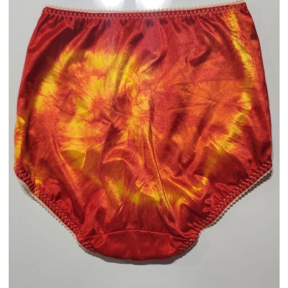 Vanity Fair 40301 Full Coverage Brief Panty Shiny Yellow Red Rainbow Edge 6/M