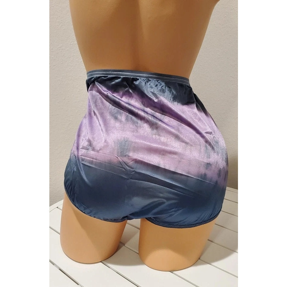 Vanity Fair Lace Nouveau Nylon Full Cut Panty Rainbow Shift Purple Spook 8/XL