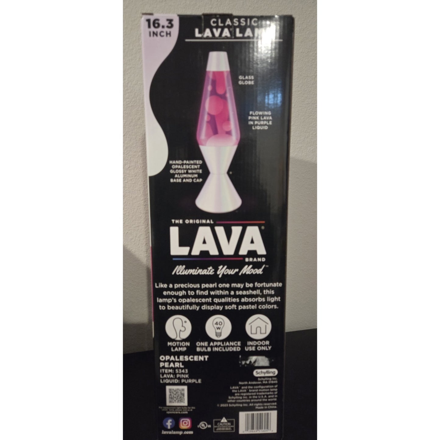 NEW Lava Lamp XL 52 Oz 16.3 In Rare Discontinued Opalescent Pearl Pink Purple