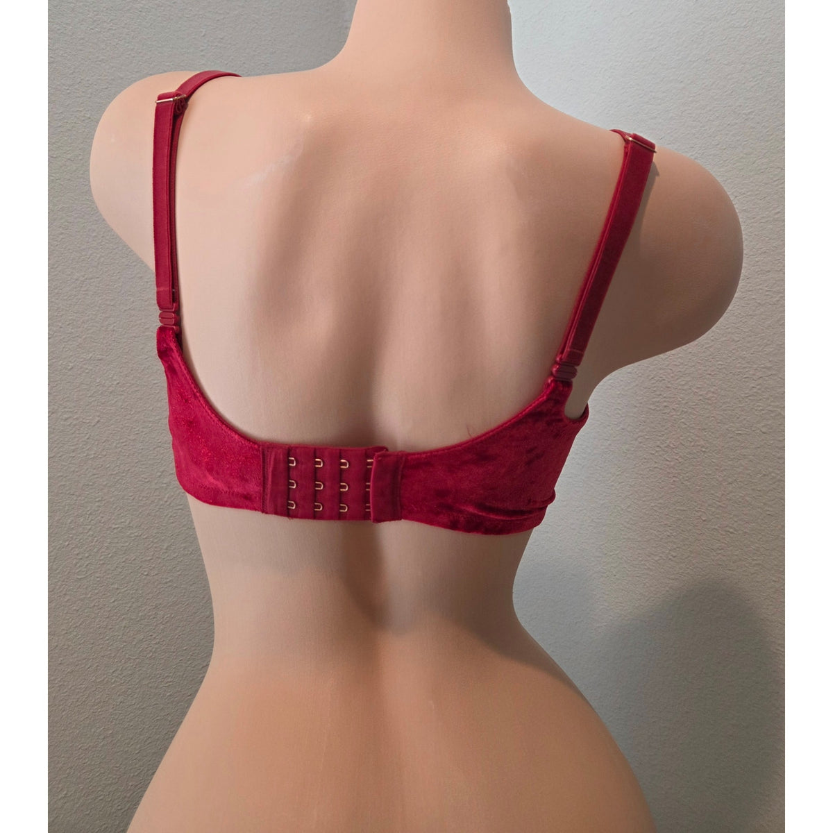 Victoria's Secret Dream Angels Velvet Push Up Unpadded Bra Red 34DDD Convertible