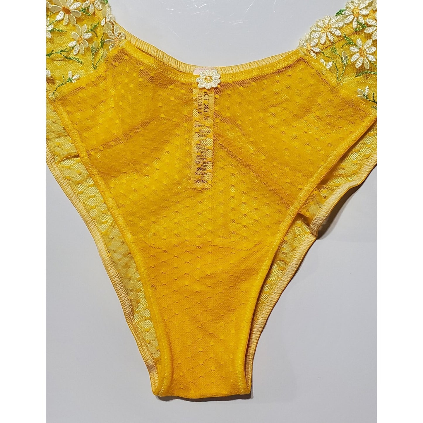 Victoria's Secret Dream Angels Floral Lace Brazilian Panty Carnation Yellow 8/XL