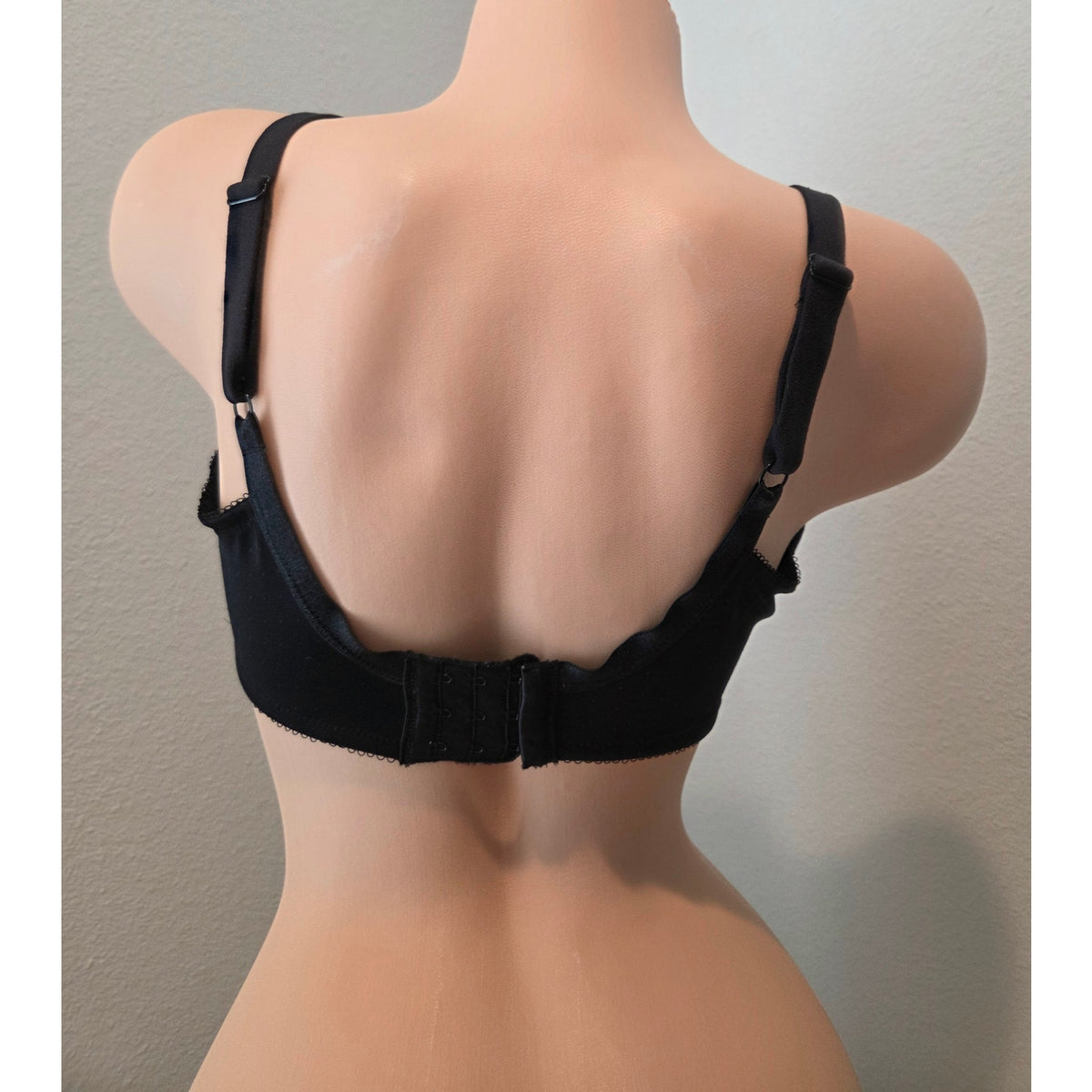 Wacoal Retro Chic 855186 Nylon Lace Full Coverage Unlined Bra Black Silver 36DDD