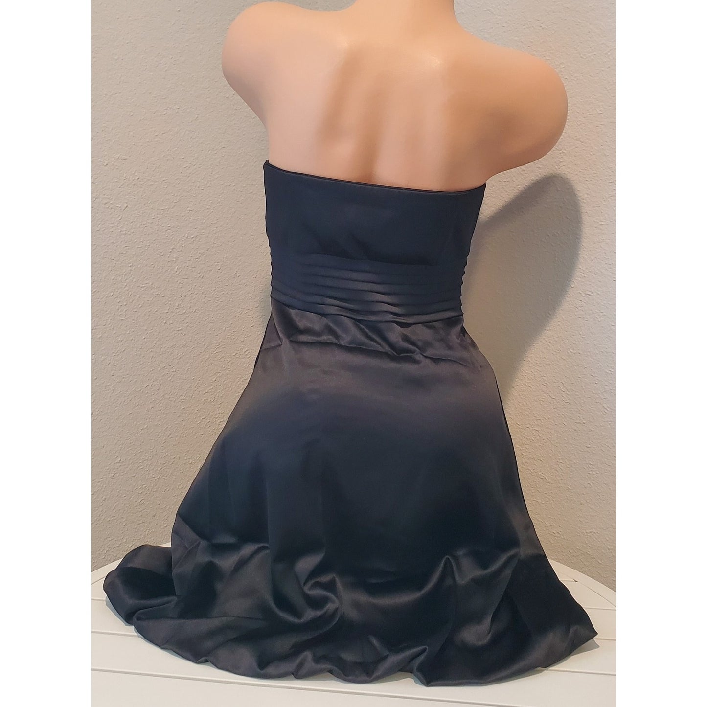 White House Black Market Strapless Pleated Knee-Length Dress Black Size 4