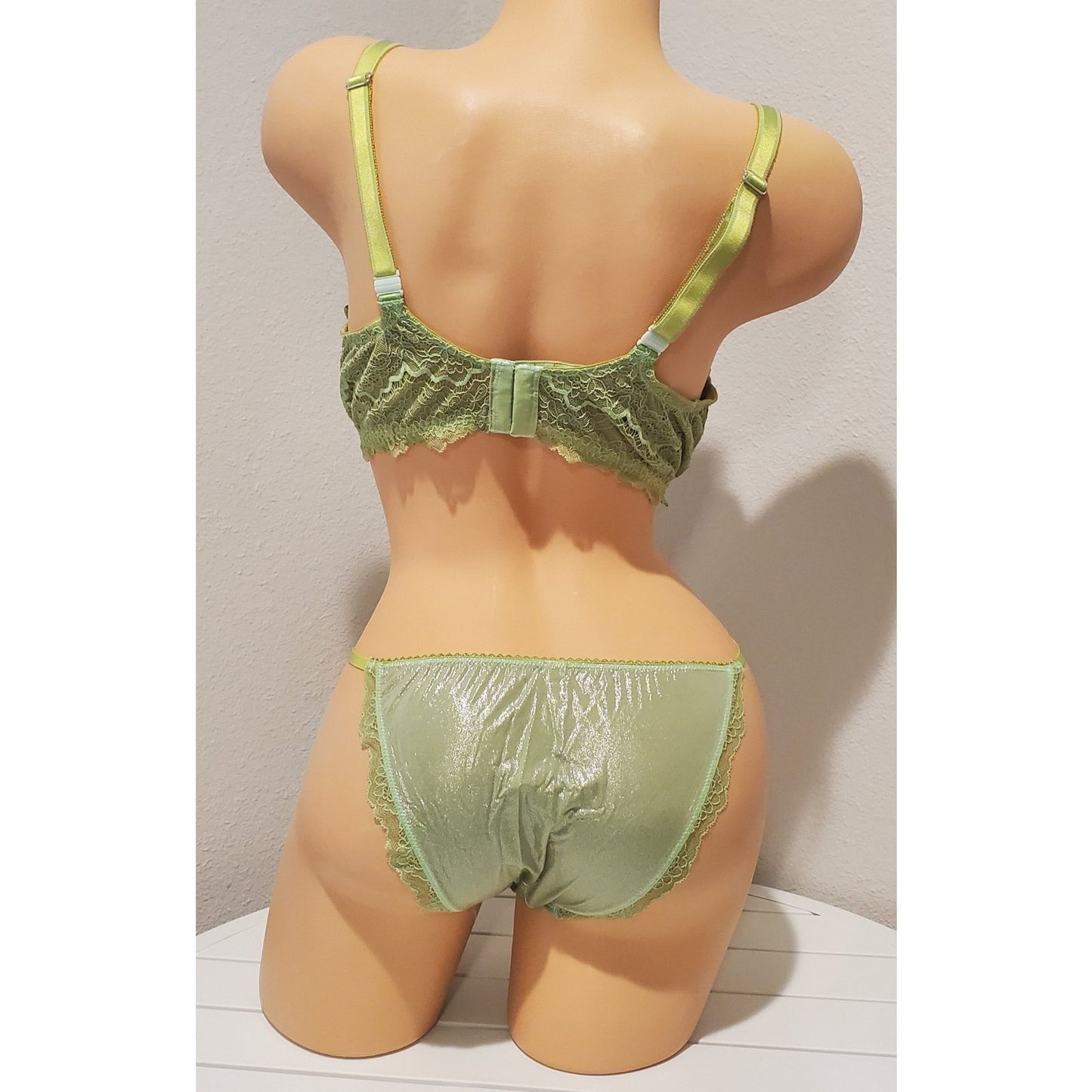 Victoria's Secret Dream Angels Bra & String Bikini Set Shiny 38DD 6/M Lime GREEN