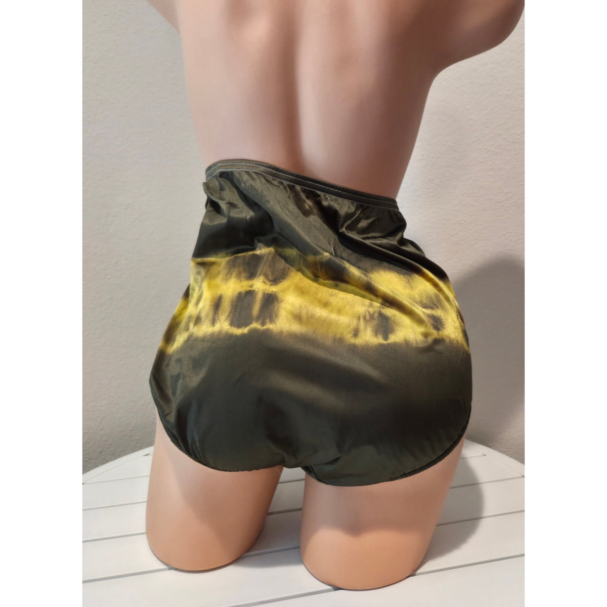 Vanity Fair Lace Nouveau Nylon Full Cut Panty Rainbow Olive Green Yellow 8/XL