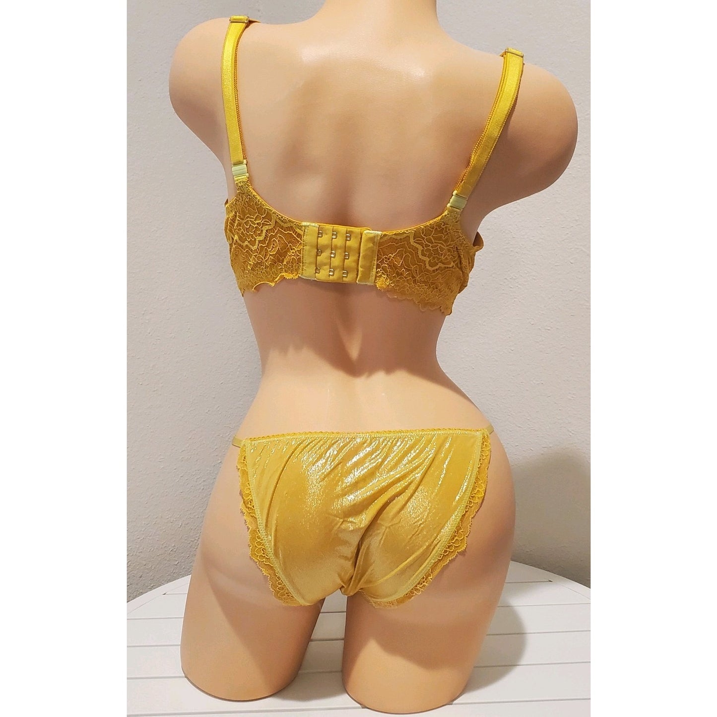Victoria's Secret Dream Angels Bra String Bikini Set Shiny 36DD 6/M Very YELLOW