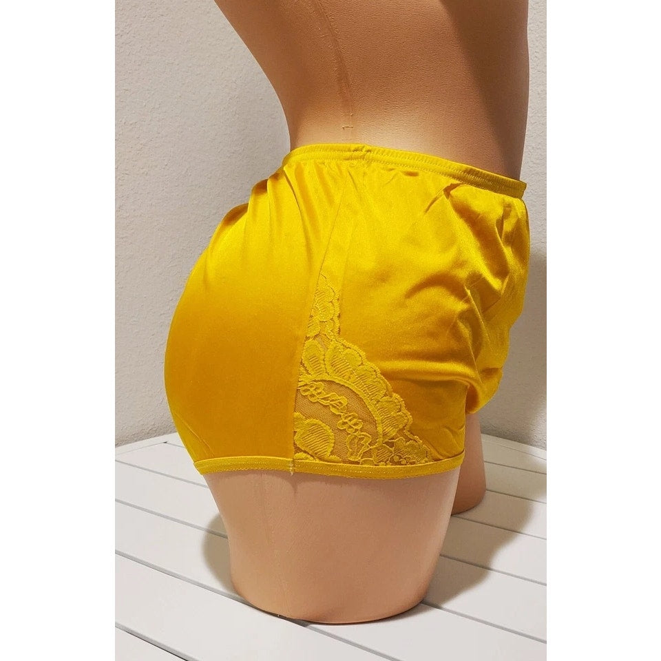 Vanity Fair Lace Nouveau Nylon Full Cut Panty Lace Shiny Bee Yellow