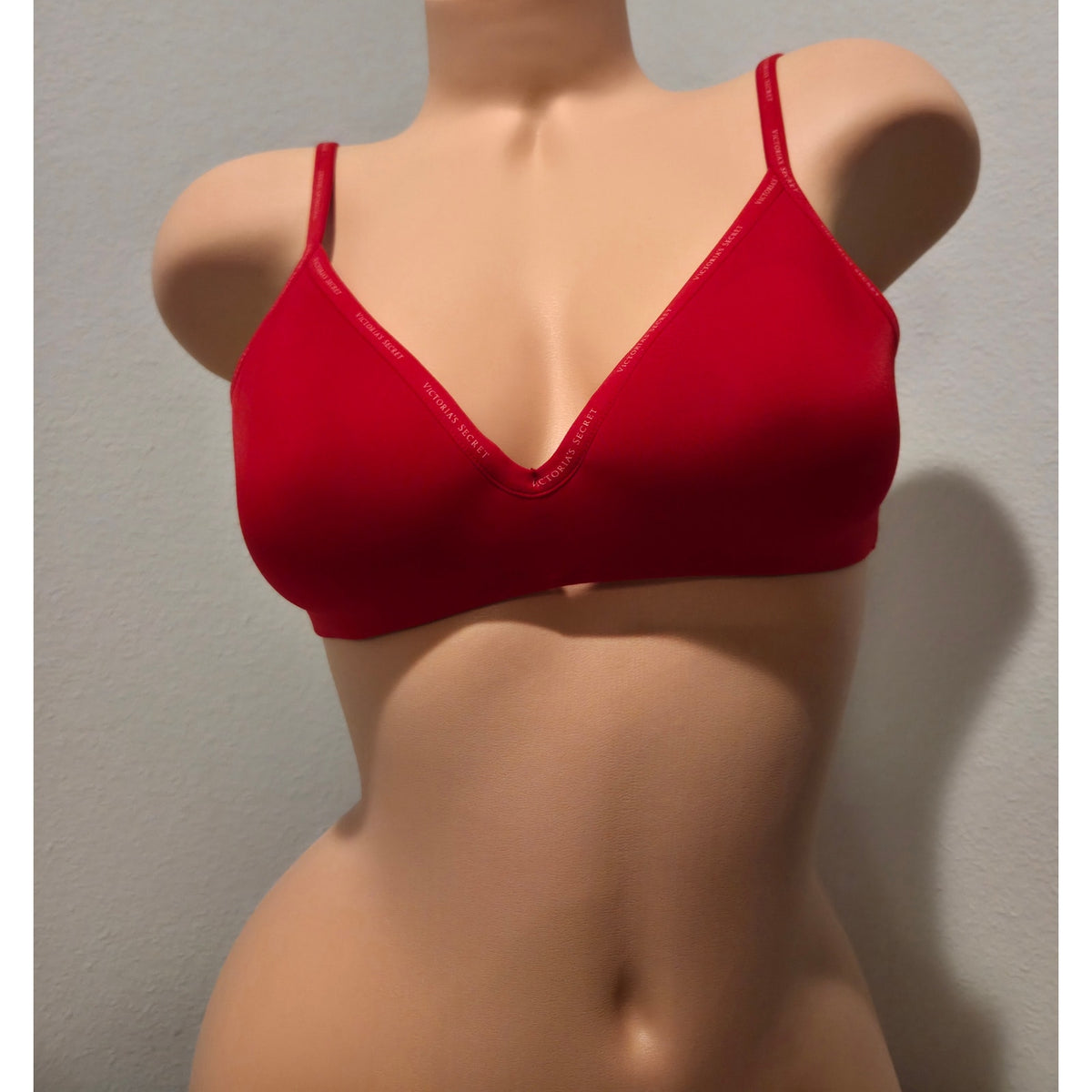 Victoria's Secret The T-Shirt Lightly Lined Wireless Bra Logo Piping Red 32C