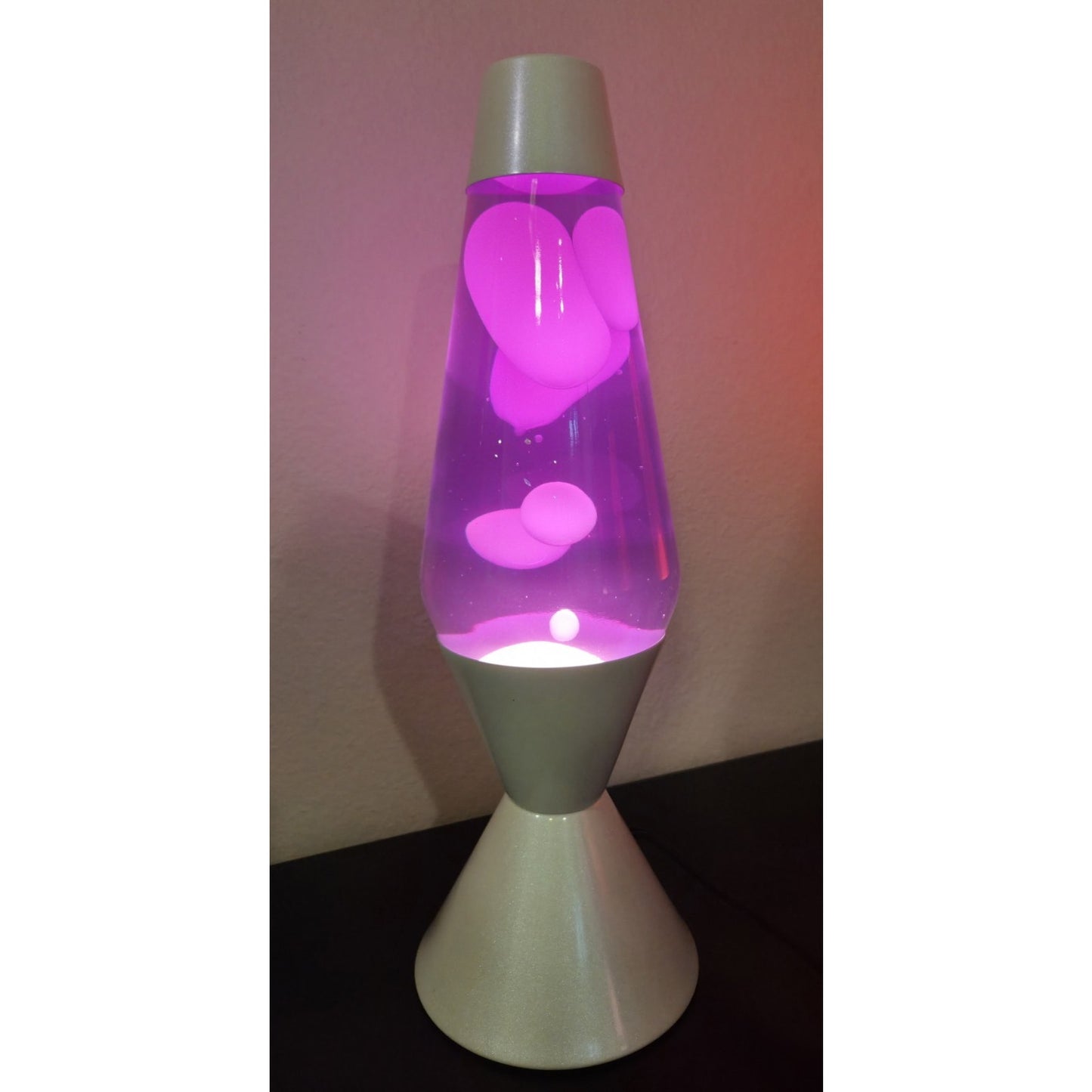 NEW Lava Lamp XL 52 Oz 16.3 In Rare Discontinued Opalescent Pearl Pink Purple