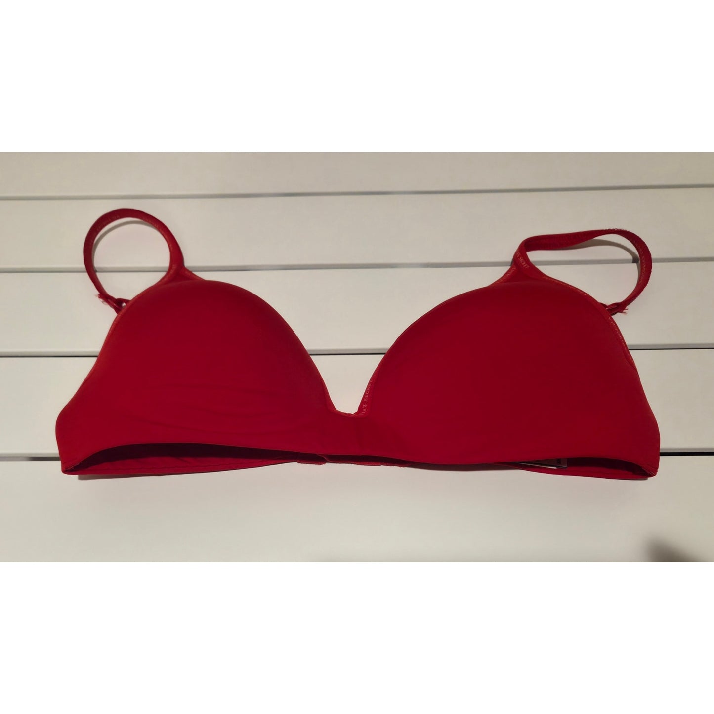Victoria's Secret The T-Shirt Lightly Lined Wireless Bra Logo Piping Red 32C