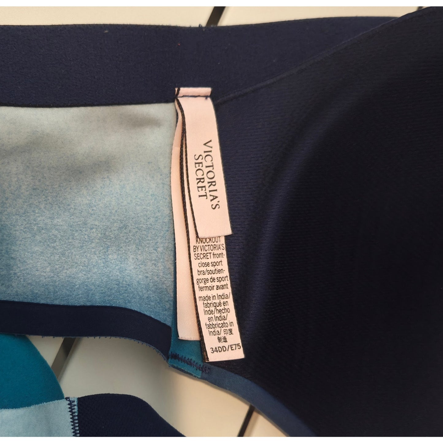 Victoria's Secret Knockout Front Close Sports Bra High Impact Blue Ombre 34DD