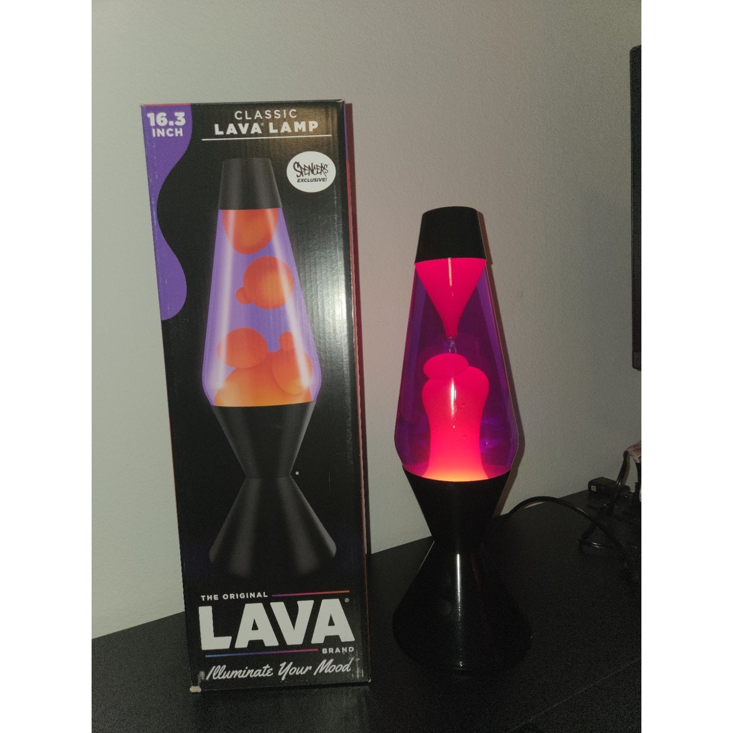 NEW Lava Lamp XL 52 Oz 16.3" Black Base Magma SOLD OUT Rare