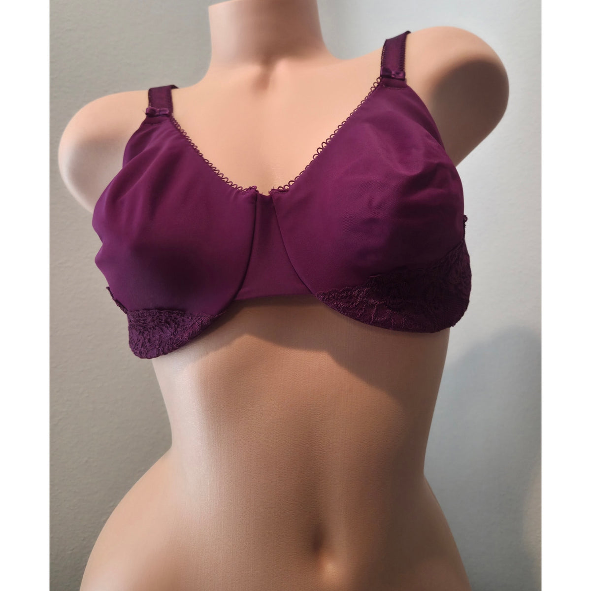 Olga 35063 Nylon Lace Underwire Bra 36DD Purple