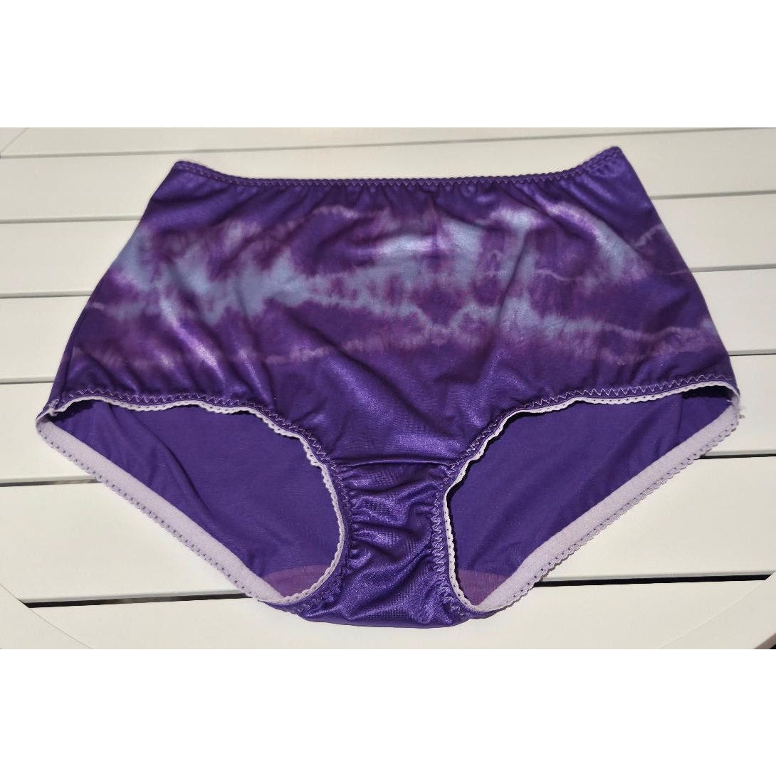 Vanity Fair 40301 Full Coverage Brief Panty Shiny Violet Storm Rainbow 9/2XL