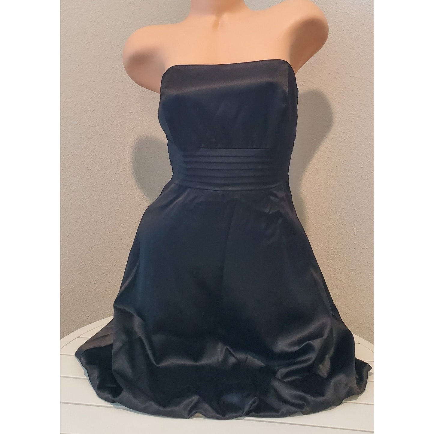 White House Black Market Strapless Pleated Knee-Length Dress Black Size 4