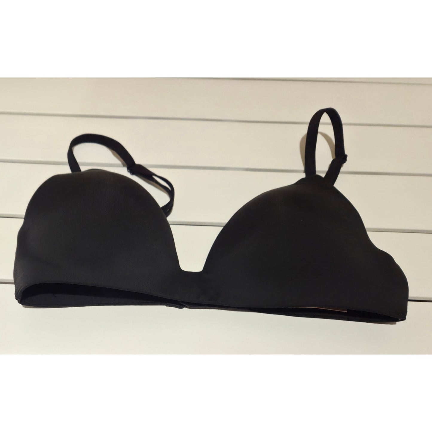 Victoria's Secret The T-Shirt Lightly Lined Wireless Bra Black Size 32C