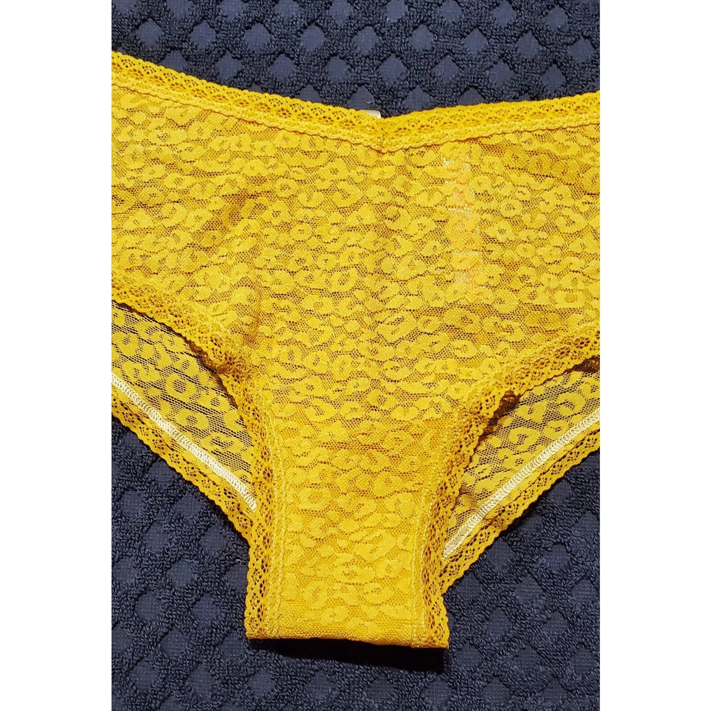 Victoria's Secret PINK Leopard All Lace Cheekster Panty Tulip Yellow 8/XL