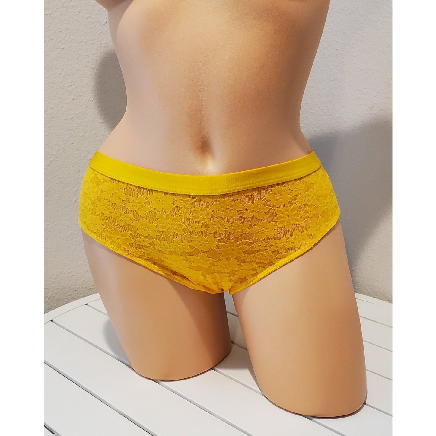 Victoria's Secret PINK Floral Lace Cheekster Panty Tulip Yellow 6/M