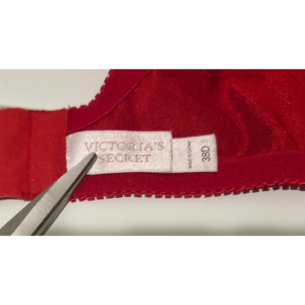 Victoria's Secret Vintage Nylon Spandex Lace Shiny Bra 38D Red Y2K 2001