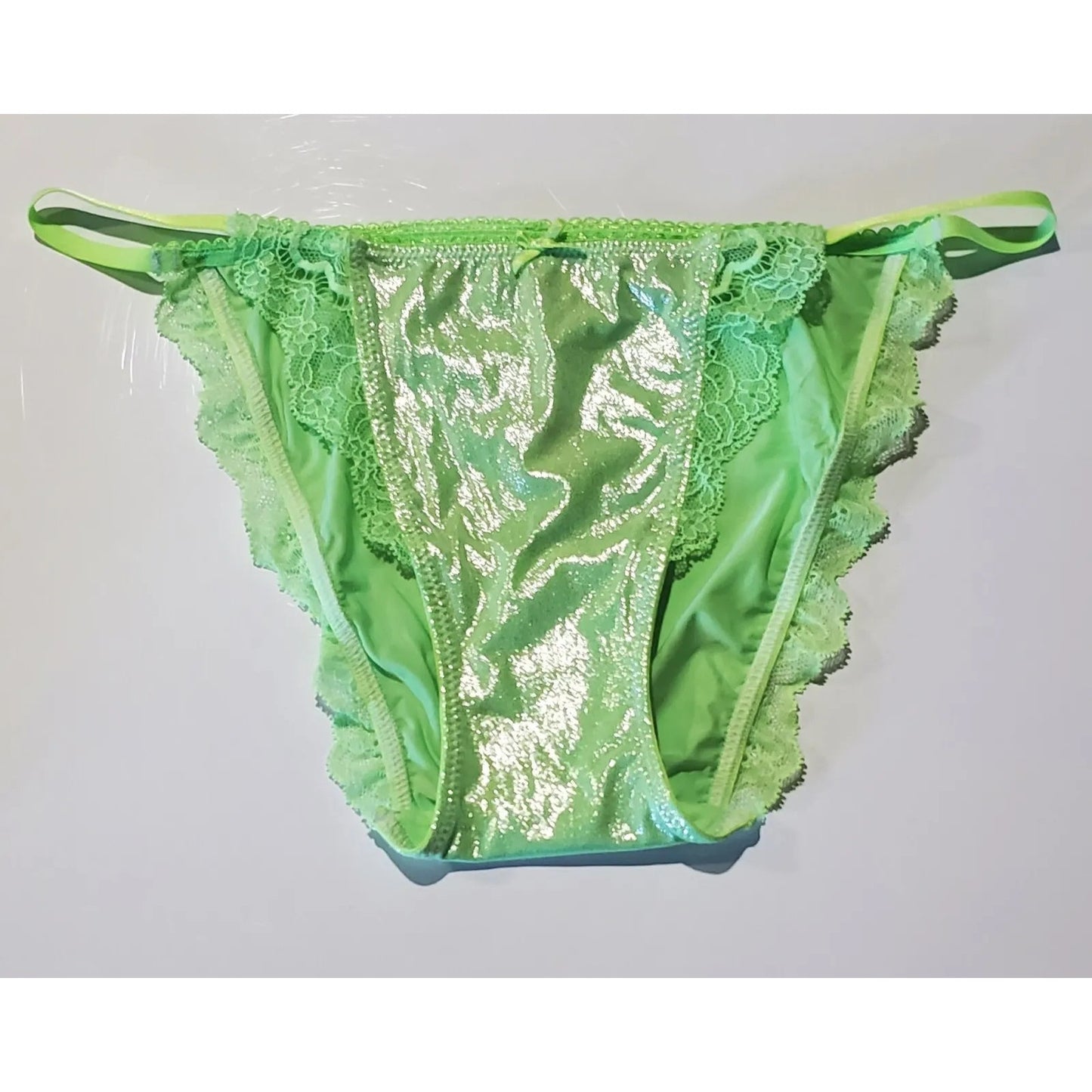 Victoria's Secret Dream Angels String Bikini Panty Shiny Lace Poison Apple Green