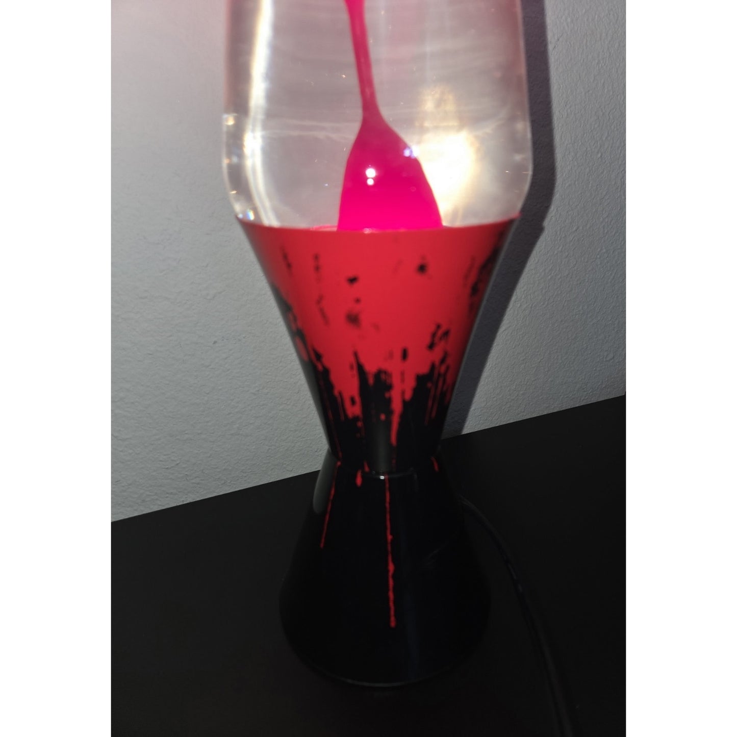 New Lava Lamp Bloody Red Midnight Blood 17" 32 Oz Red Wax Blood Splatter