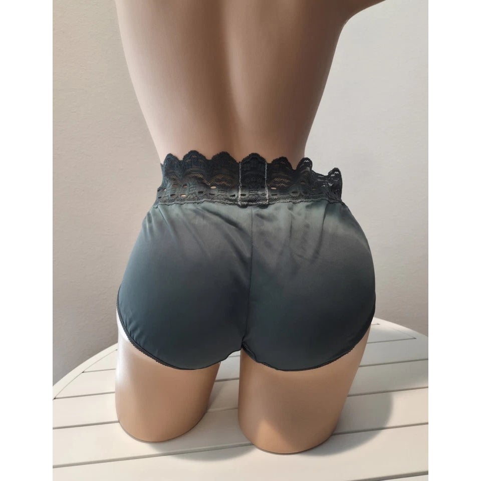 Olga Secret Hug Full Coverage Brief Panty Nylon Silky Woodlands Rainbow 6/M