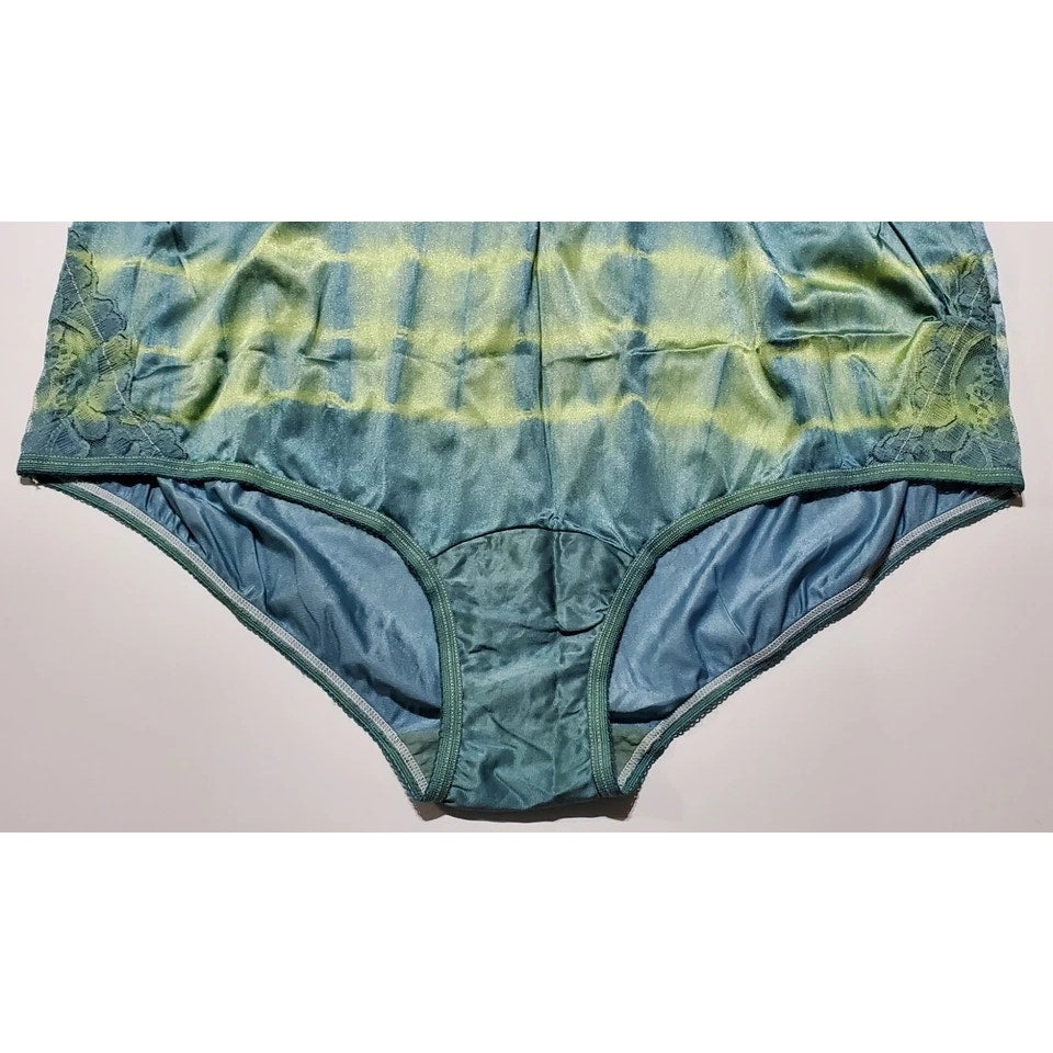 Vanity Fair Lace Nouveau Nylon Full Cut Panty Rainbow Shift Yellow On Green 9/2X