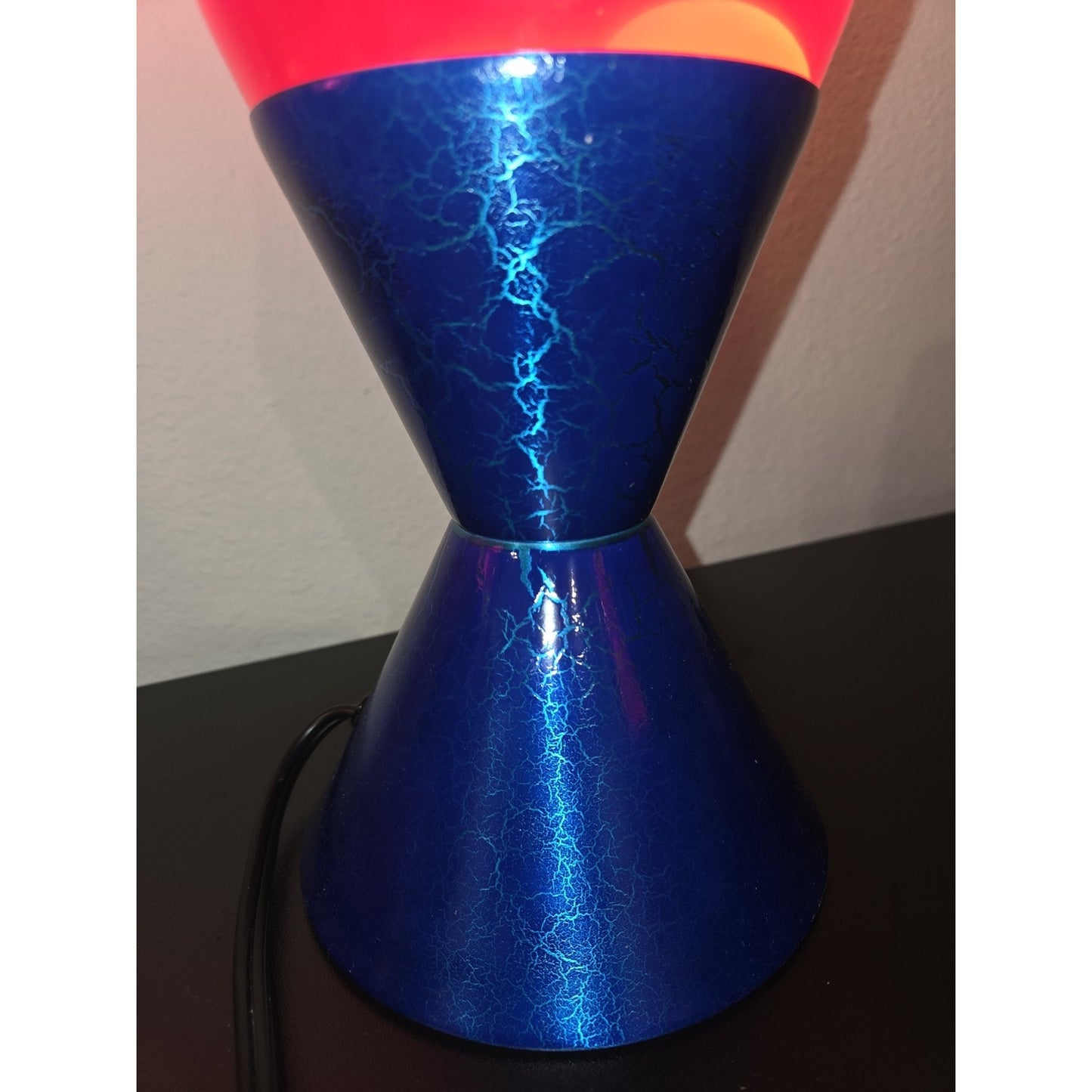 NEW Lava Lamp XL 52 Ounce 16.3 In Cracked Blue Base Red Pink Liquid Orange Lava