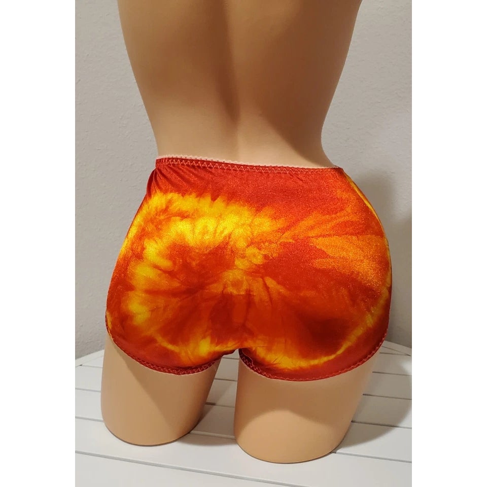 Vanity Fair 40301 Full Coverage Brief Panty Shiny Yellow Red Rainbow Edge 6/M