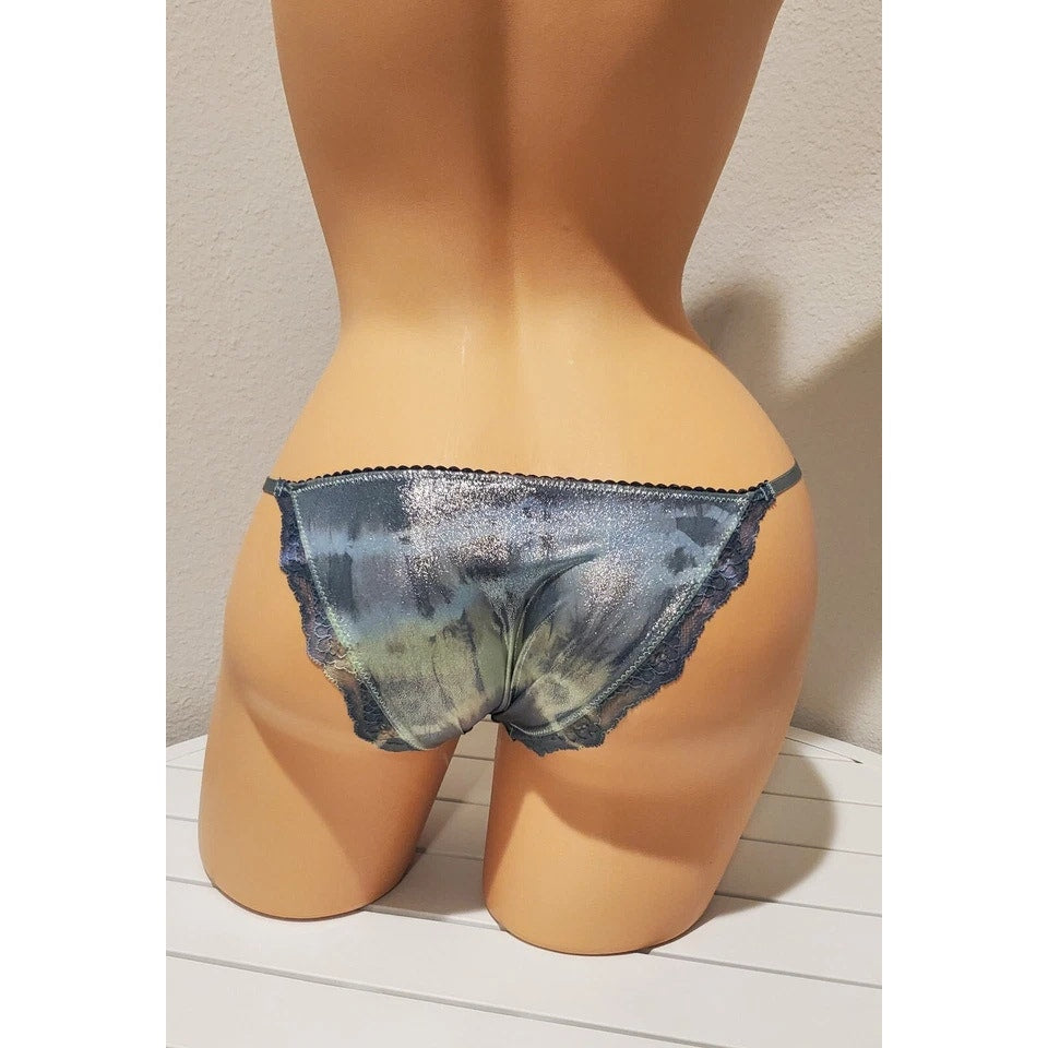 Victoria's Secret Dream Angels String Bikini Panty Rainbow Shift Gray On Green