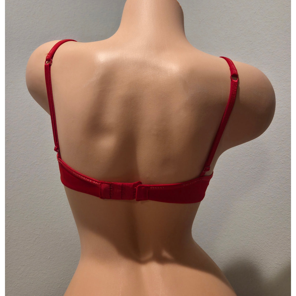 Victoria's Secret The T-Shirt Lightly Lined Wireless Bra Logo Piping Red 32C