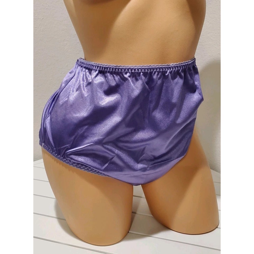 Vanity Fair 40301 Full Coverage Brief Panty Shiny Nylon Jasmine Purple