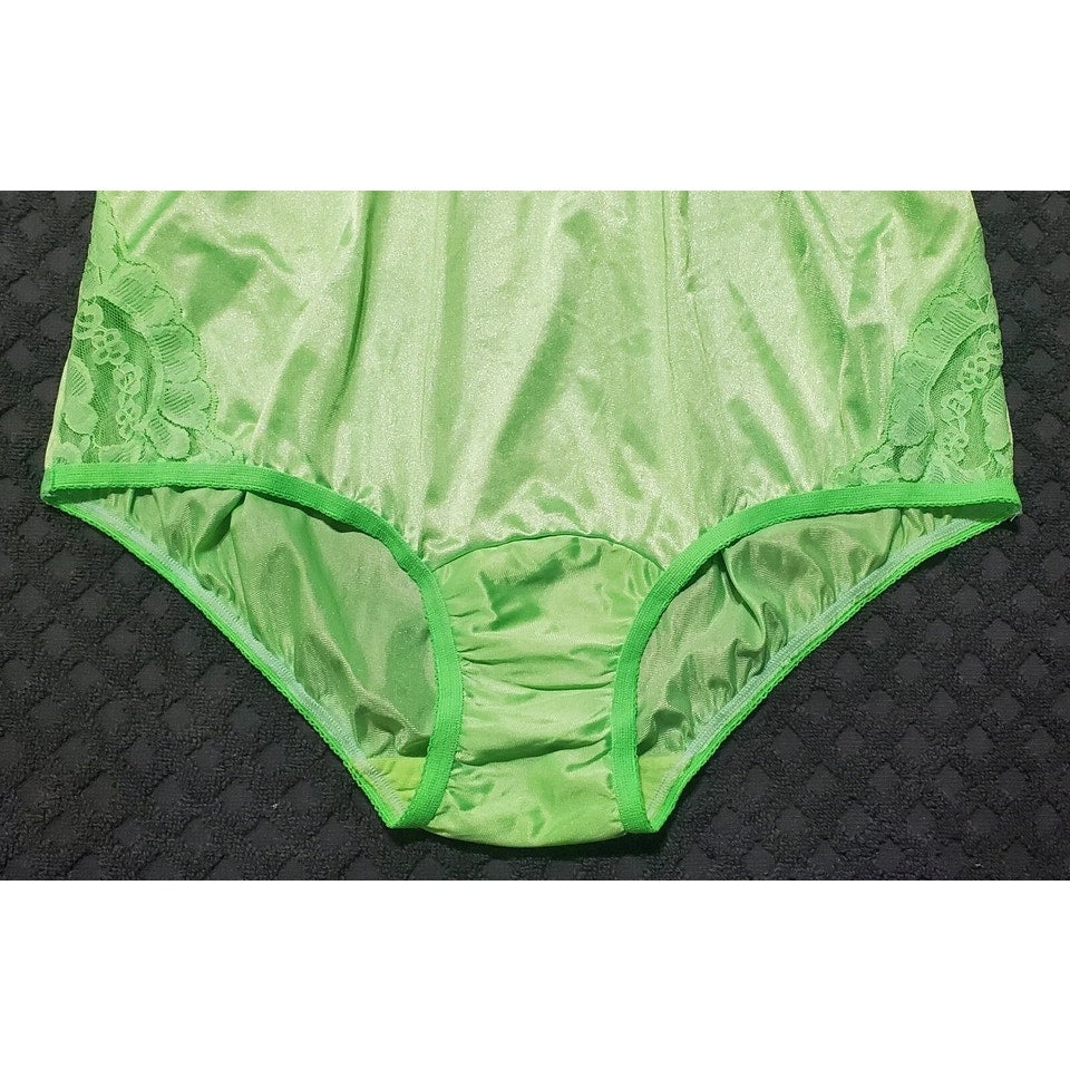 Vanity Fair Lace Nouveau Nylon Full Cut Panty Lace Shiny Kiwi Green 6/M