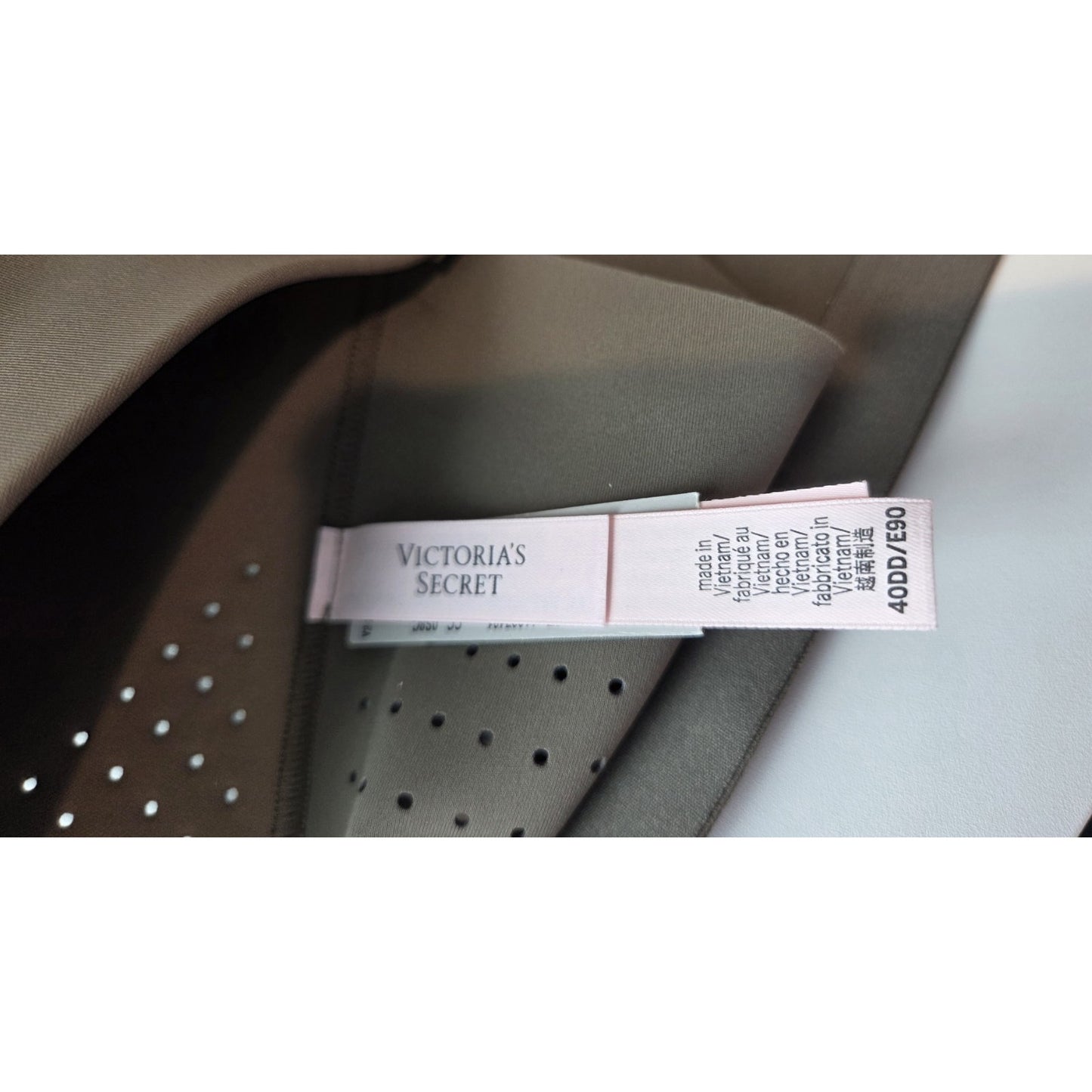 Victoria's Secret VSX Turbo Wick High Support Sports Bra Front-Close Olive 40DD