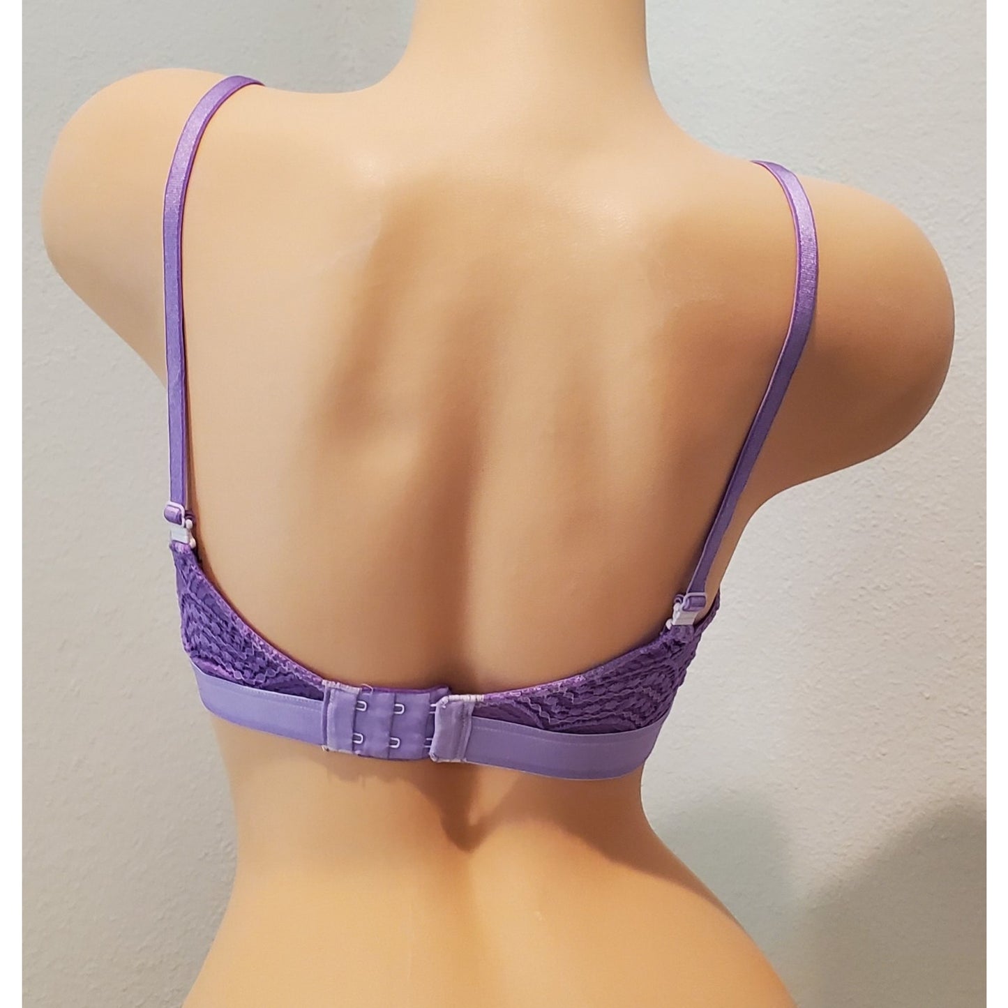 Victoria's Secret Vintage Crochet Lace Demi T Shirt Bra Lightly Lined Purple 32D