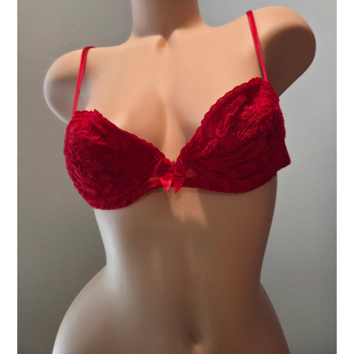 Victoria's Secret Vintage Sheer Floral Lace Unlined Underwire Demi Bra Red 36A