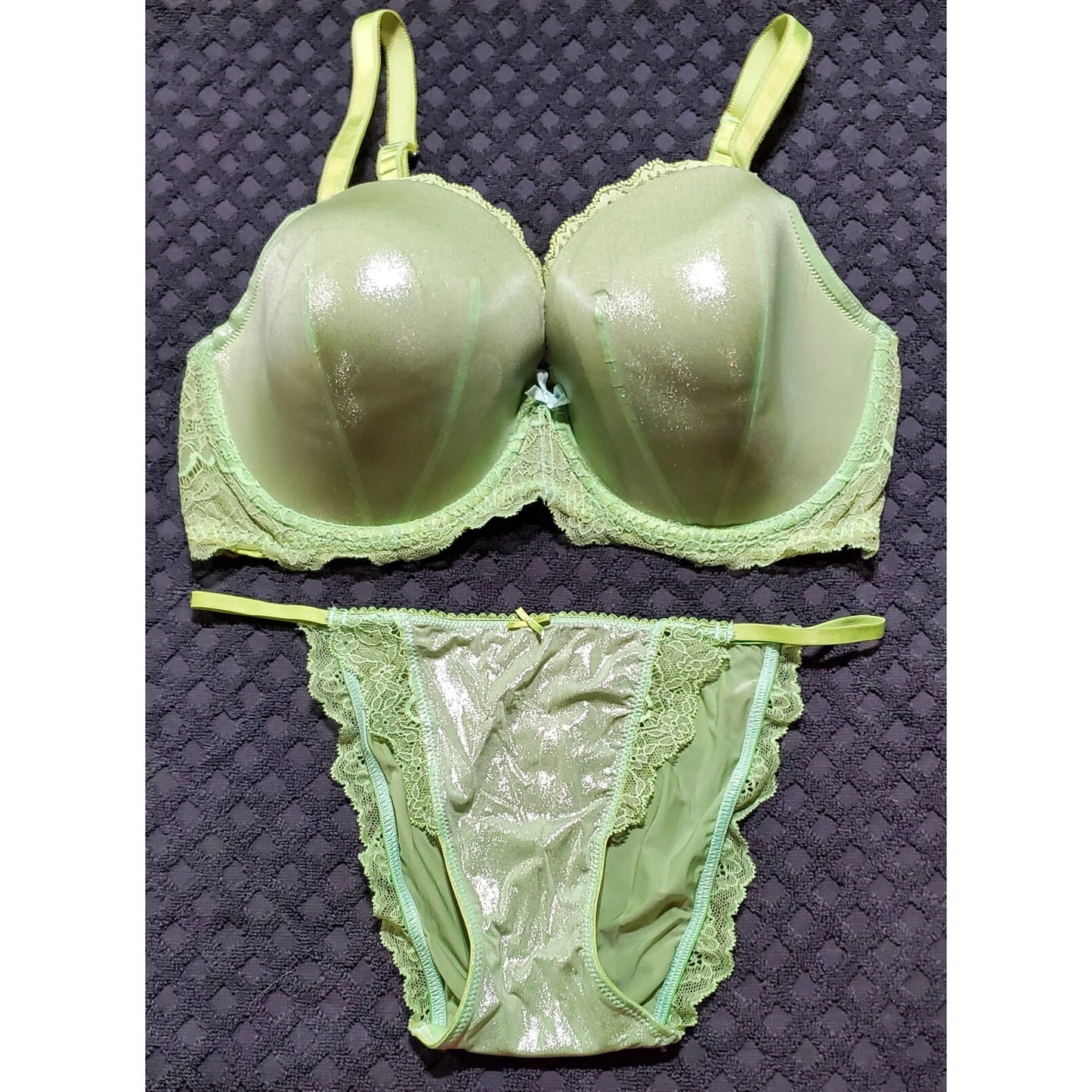 Victoria's Secret Dream Angels Bra & String Bikini Set Shiny 38DD 6/M Lime GREEN