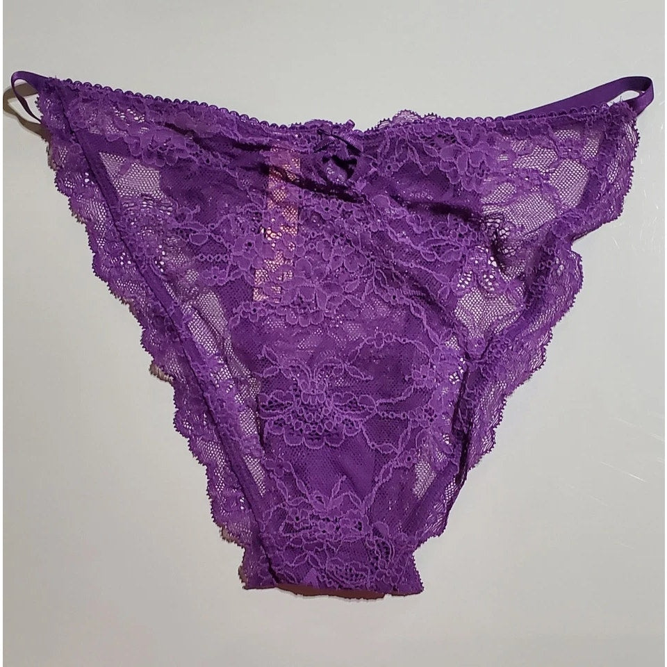 Victoria's Secret Dream Angels String Bikini Panty All Lace Shiny Purple 6/M