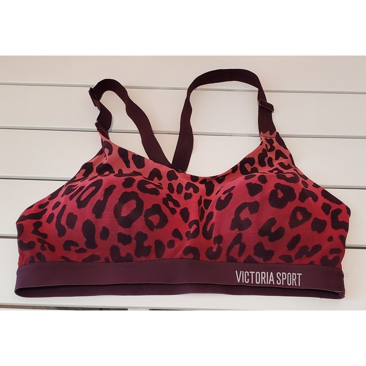 Victoria's Secret VSX The Incredible Lightweight Sports Bra Leopard Print 34B