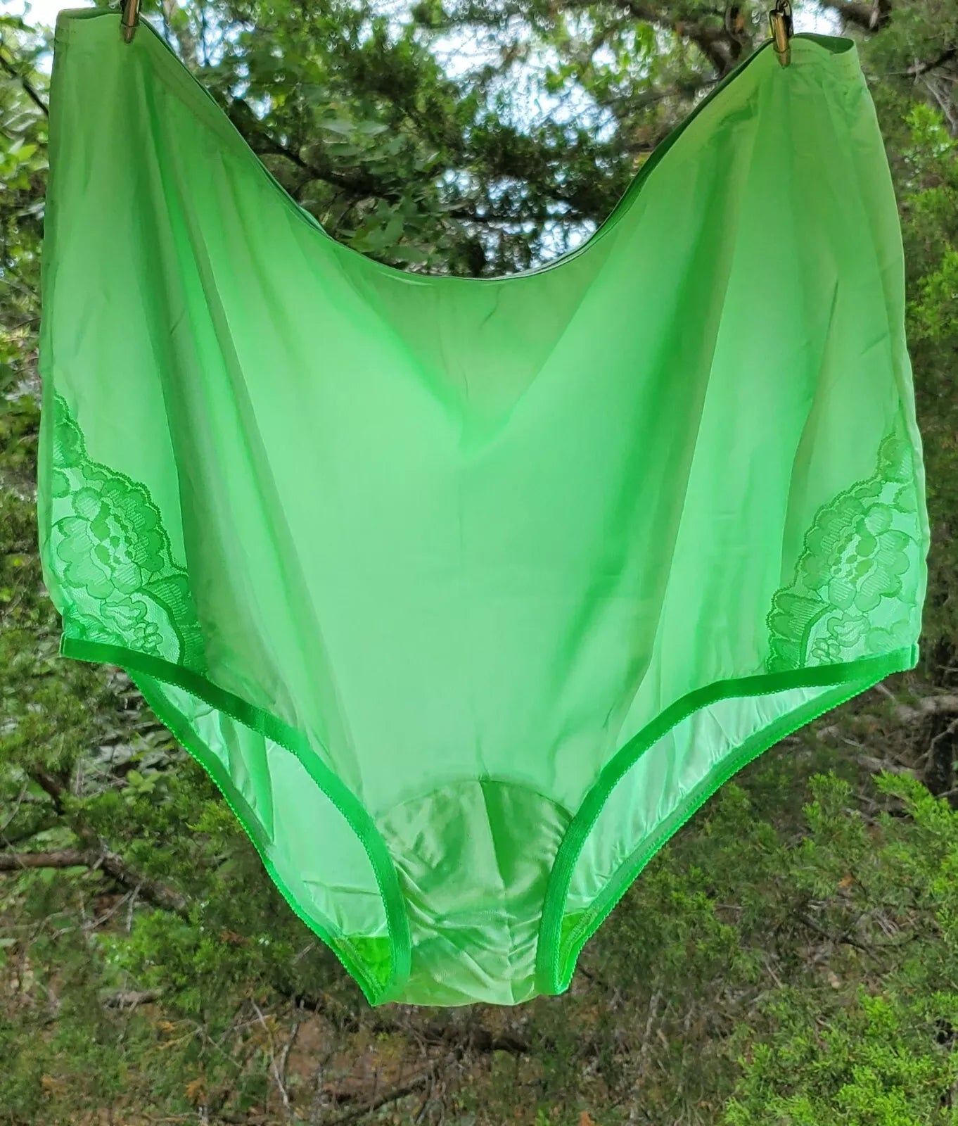 Vanity Fair LACE Nouveau Granny Panty GREEN Poison Apple Slippery Nylon - Star Vintage & More