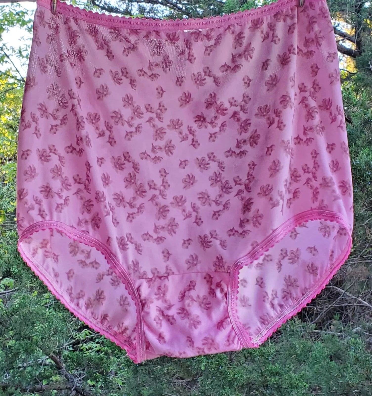 Bali FLORAL Print Panty Silky Nylon PINK Magic 2633 - Star Vintage & More